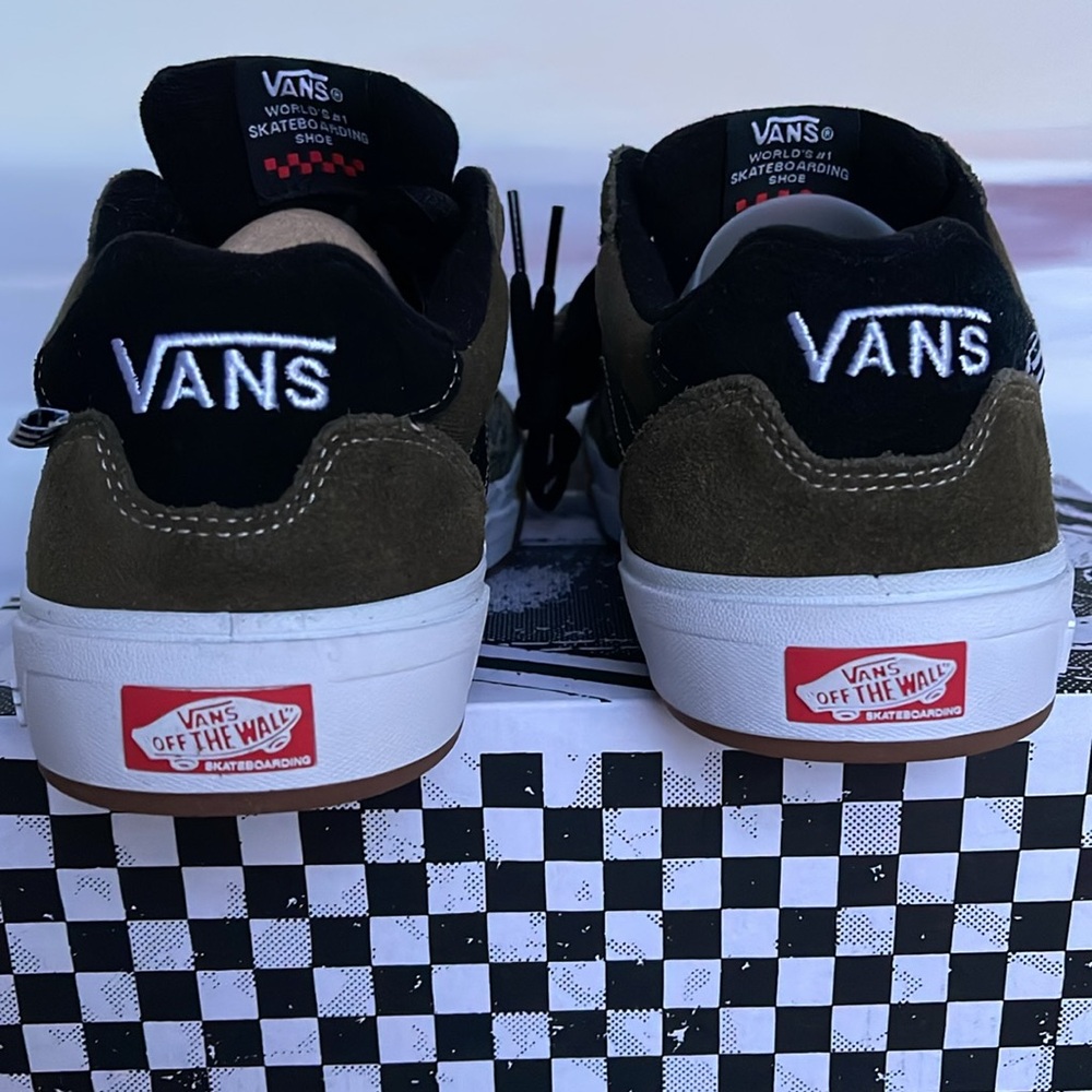Vans Men’s Wayvee
Dark Olive
VN0A5JIADOL
Sneaker - Picture 14 of 16